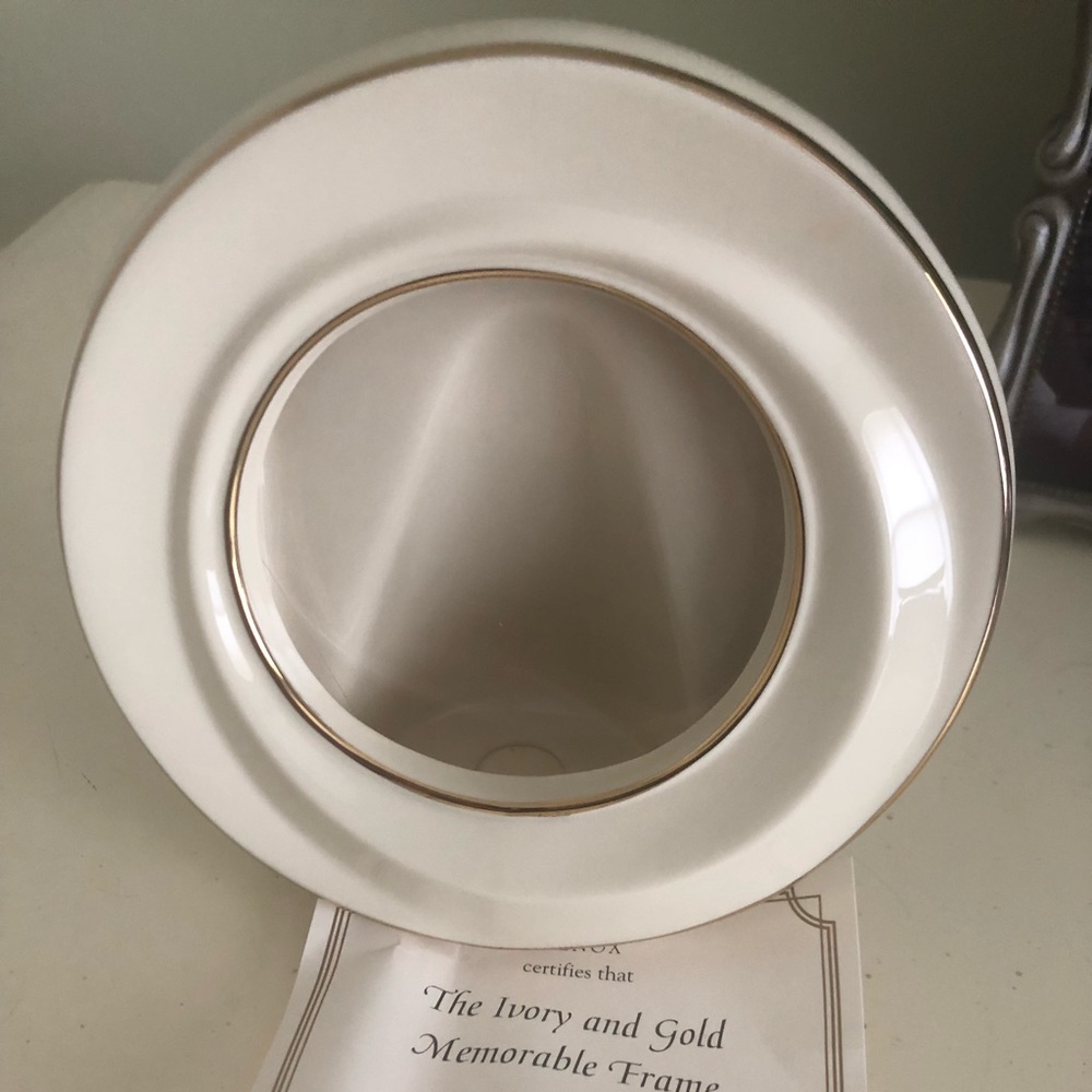 Lenox ivory and gold frame